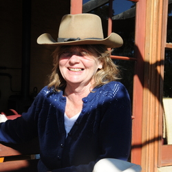 Elizabeth - Urbansocial.com Member