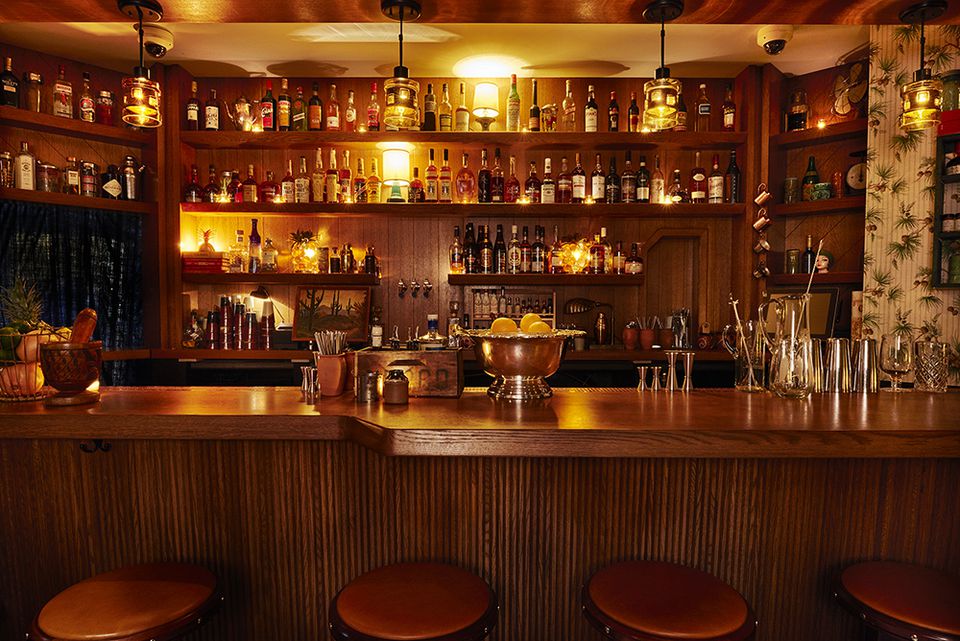 Broken Shaker in Chicago - Best Bar for Singles in Chicago to Find a Date