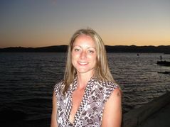 Debbie's profile image